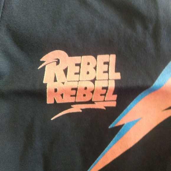 One piece - Picture 3 of 3